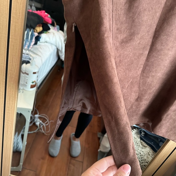 Suede-like brown tank - Picture 4 of 4